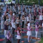 Rayakan Hari Yoga Internasional 2026, HARRIS Resort Waterfront Batam dan HARRIS Batam Center Kolaborasi Dengan Pesona Yoga Studio