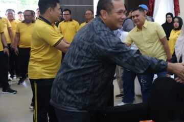 Sambut Hari Bhayangkara ke-80, Polda Kepri Nobar Piala Dunia 2026 Sekaligus Bagikan Bansos dan Alsintan ke Petani