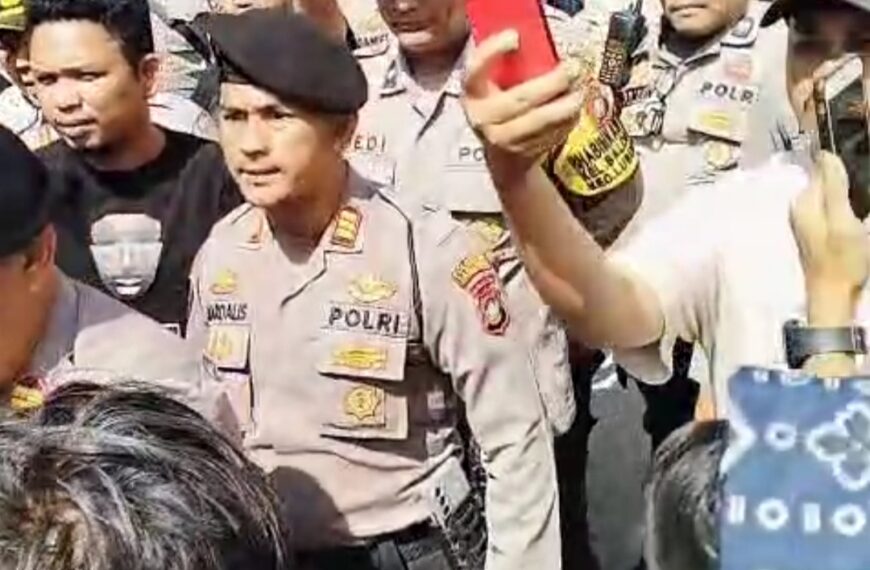 Oknum Perwira Polresta Barelang Maki Mahasiswa Pendemo di DPRD Batam