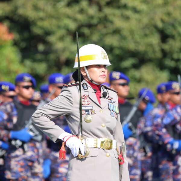 Perdana di Polda Kepri, Polwan Jadi Komandan Upacara HUT Bhayangkara ke-80