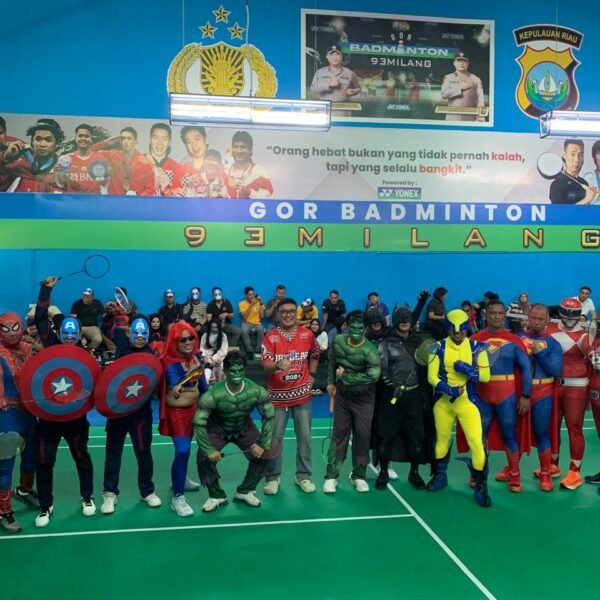 Belasan Superhero Muncul Mapolda Kepri, Ramaikan Rangkaian HUT RI Ke-81