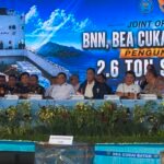 Dramatis! Tim Gabungan Bongkar Sindikat Narkoba Internasional, 2,6 Ton Sabu Cair dan 10 ABK Asing Diamankan
