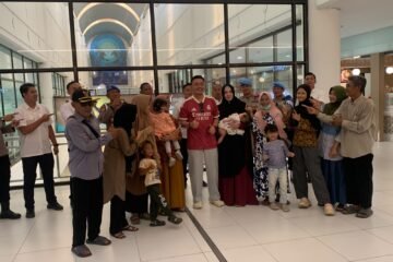 Rabu Siang, Tangisan Haru Ramaikan Bandara Hang Nadim Batam