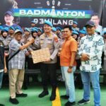 Didepan Seluruh Anggota Bidpropam Polda Kepri, PWI Kepri Serahkan Karikatur Ke Kombes Pol Eddwi Kurniyanto