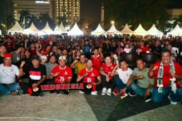 Amsakar Rayakan Kemenangan Indonesia Jadi Juara FIFA Asean Cup Bersama Masyarakat